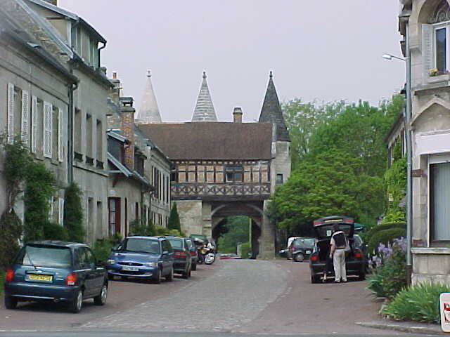 327 - LA CHARMANTE GRANDE RUE DU VILLAGE.jpg